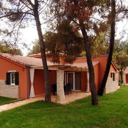 Otel With Terrace And Wifi 2km From 3*