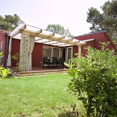 Otel With Terrace And Wifi 2km From Umag