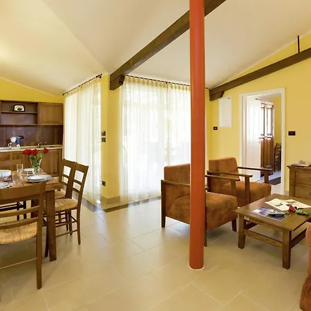 Otel With Terrace And Wifi 2km From 3*