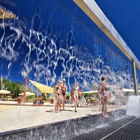 With Terrace And Wifi 2km From 3* Umag
